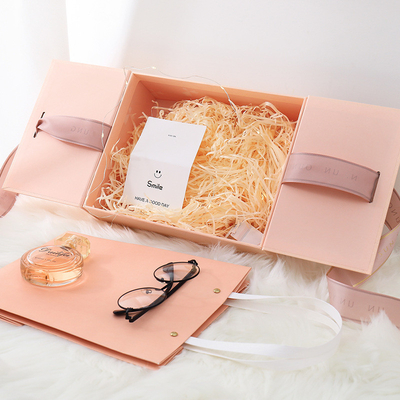 Scatola di cartone rigida a colori 4C 6C Scatola regalo cosmetica rosa con nastro